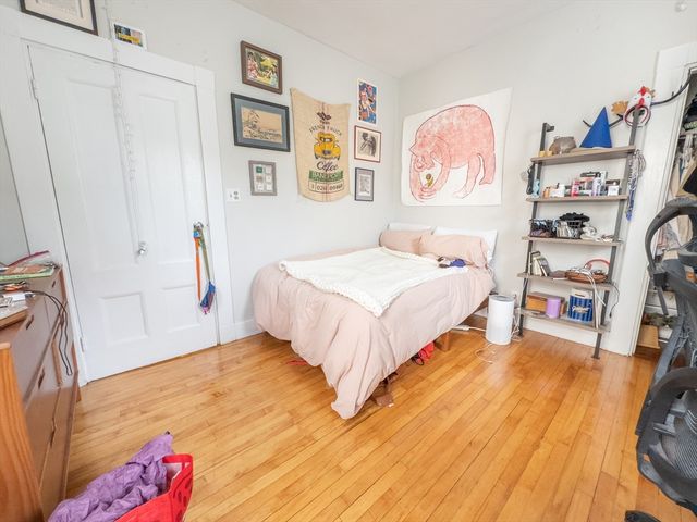 35 Essex 2, Cambridge, MA 02139