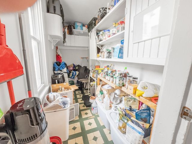 35 Essex 2, Cambridge, MA 02139