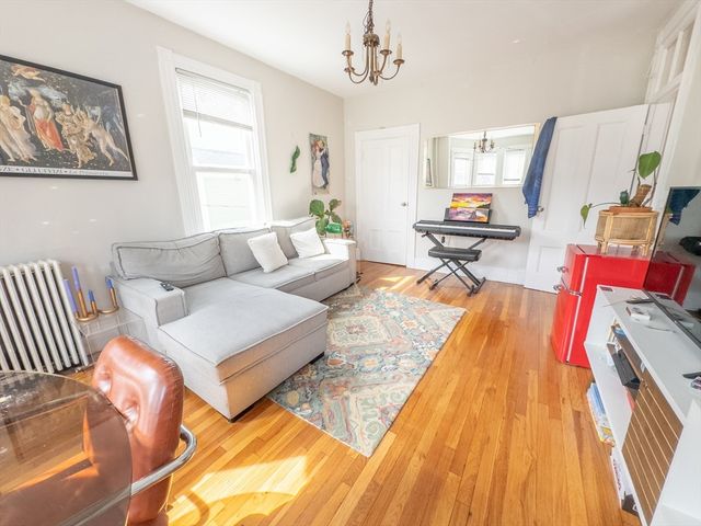 35 Essex 2, Cambridge, MA 02139