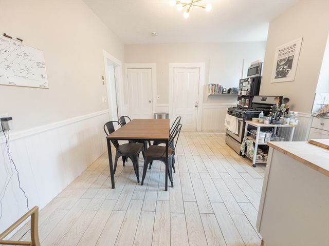 35 Essex 2, Cambridge, MA 02139