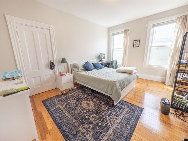 35 Essex 2, Cambridge, MA 02139