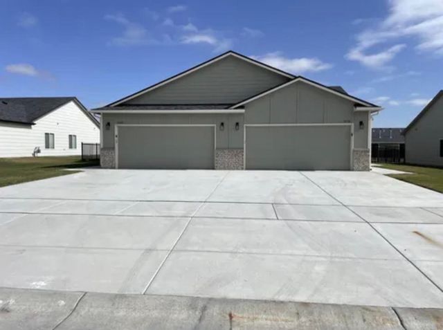 5218 N Honeylocust Circle, Bel Aire, KS 67226