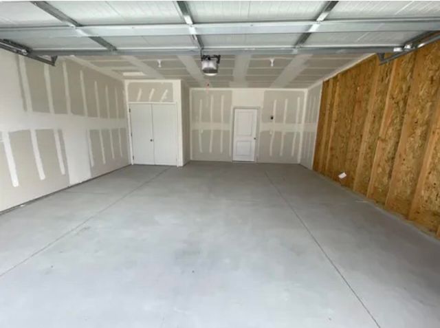 5218 N Honeylocust Circle, Bel Aire, KS 67226