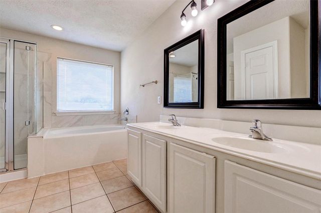 13106 Peppergate Lane, Houston, TX 77044