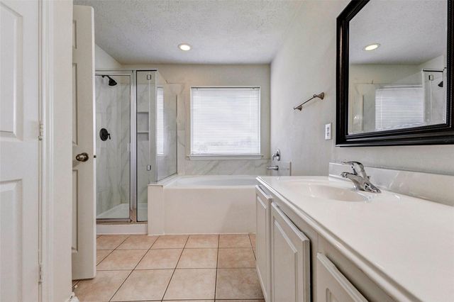 13106 Peppergate Lane, Houston, TX 77044