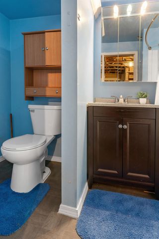 1002 E Ridgeway Avenue, Waterloo, IA 50702