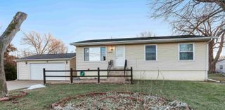1002 E Ridgeway Avenue, Waterloo, IA 50702