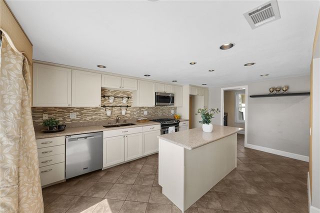 2653 Condor, Corona, CA 92882