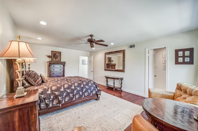 2011 Canongate Drive, Houston, TX 77056