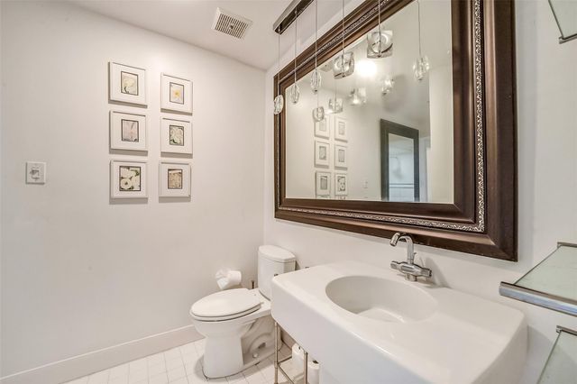 2011 Canongate Drive, Houston, TX 77056