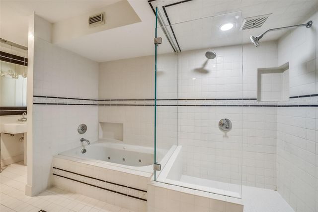 2011 Canongate Drive, Houston, TX 77056