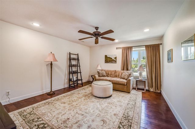 2011 Canongate Drive, Houston, TX 77056