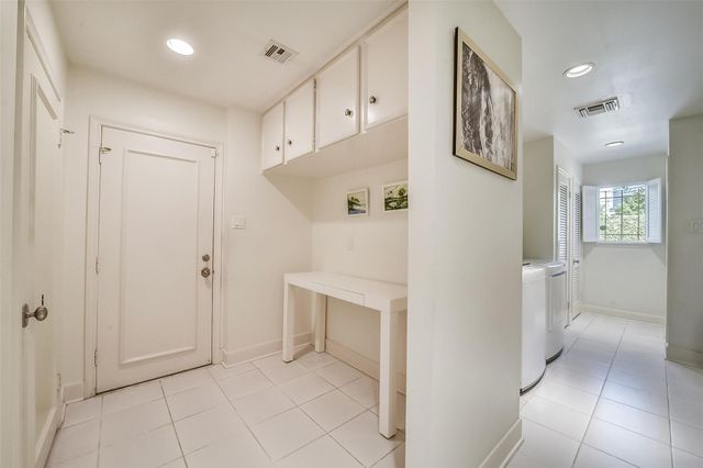 2011 Canongate Drive, Houston, TX 77056