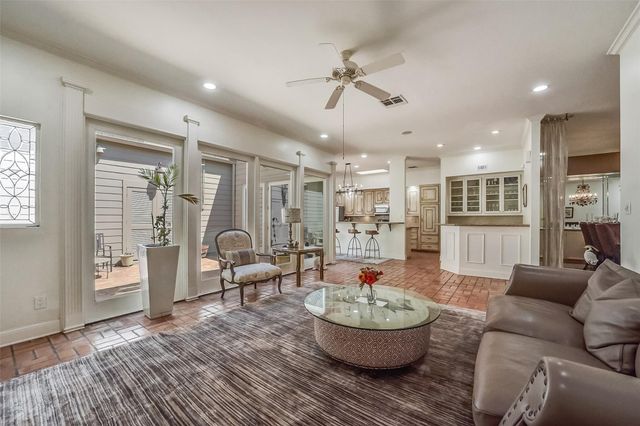 2011 Canongate Drive, Houston, TX 77056