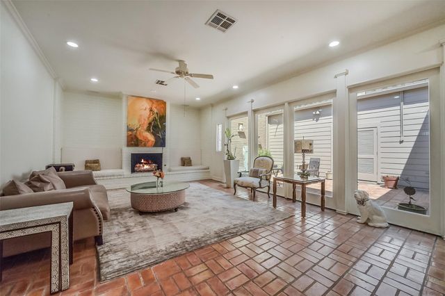 2011 Canongate Drive, Houston, TX 77056