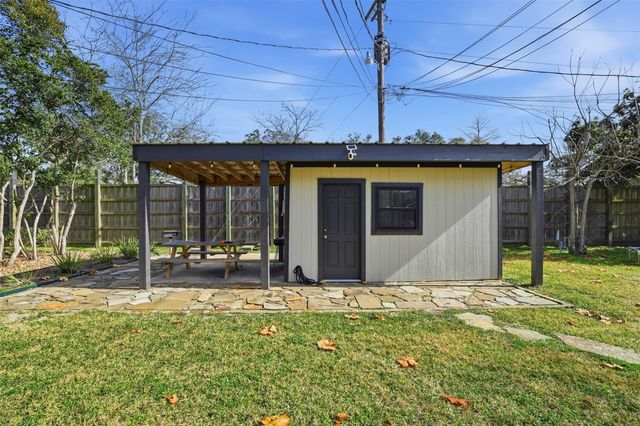 201 S Kansas Avenue C, League City, TX 77573