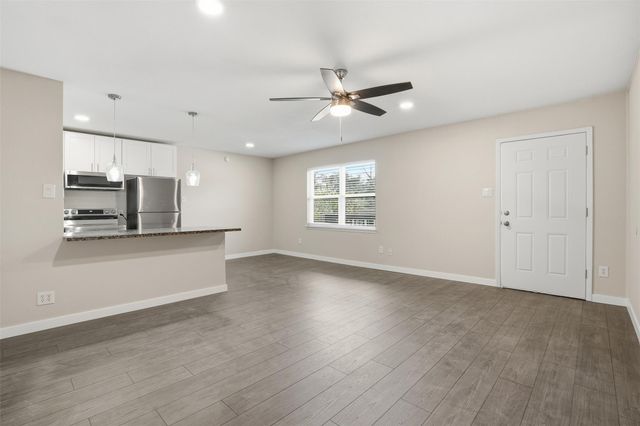 201 S Kansas Avenue C, League City, TX 77573