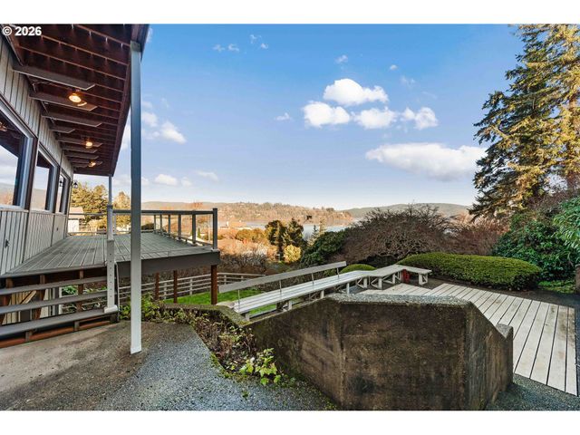 451 SIMPSON, North Bend, OR 97459