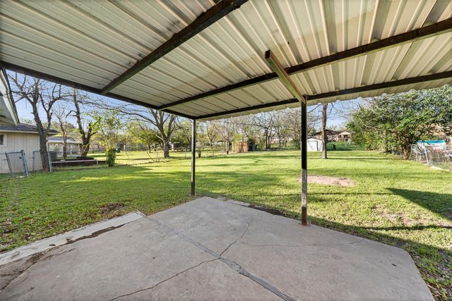 706 Horseshoe Drive, Beverly Hills, TX 76711