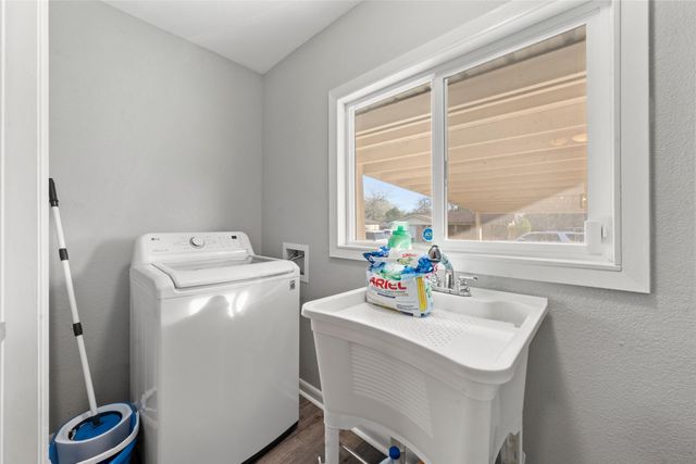 706 Horseshoe Drive, Beverly Hills, TX 76711