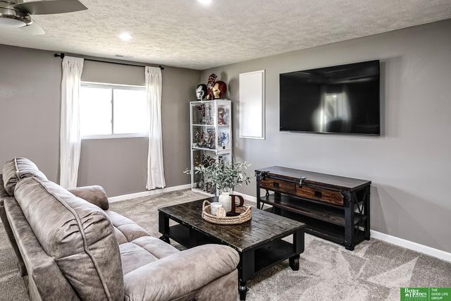 18943 Atlas Street, Omaha, NE 68130