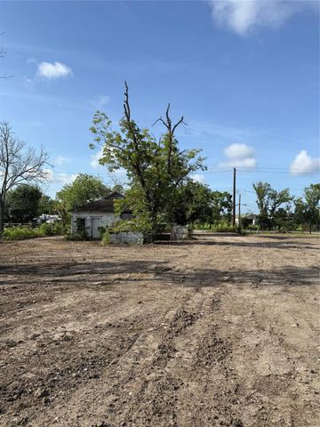 4905 Fuqua Street, Houston, TX 77048