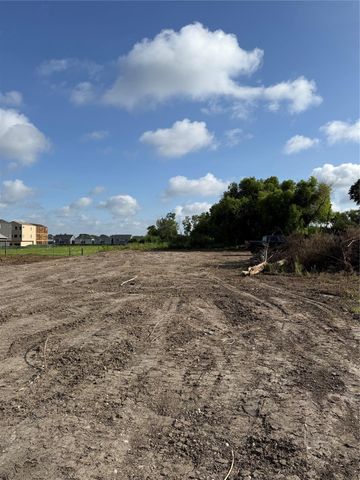 4905 Fuqua Street, Houston, TX 77048