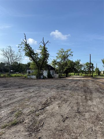 4905 Fuqua Street, Houston, TX 77048