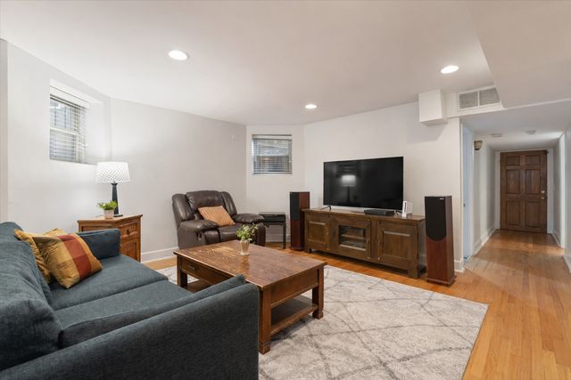 4950 N WINCHESTER Avenue 1, Chicago, IL 60640