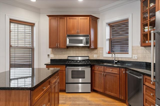 4950 N WINCHESTER Avenue 1, Chicago, IL 60640