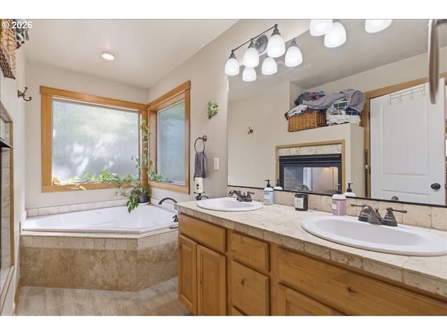 2495 STONEWAY Ct, Salem, OR 97304
