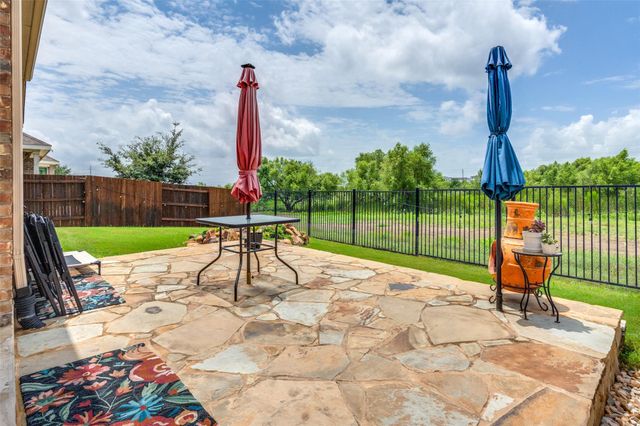 323 Natchez DR, Buda, TX 78610