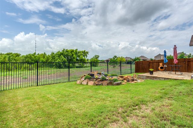 323 Natchez DR, Buda, TX 78610