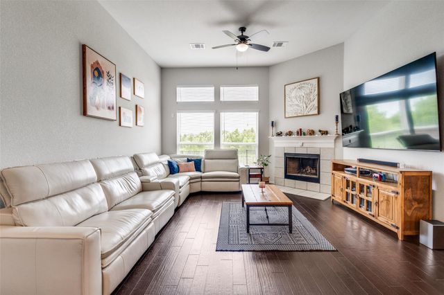 323 Natchez DR, Buda, TX 78610