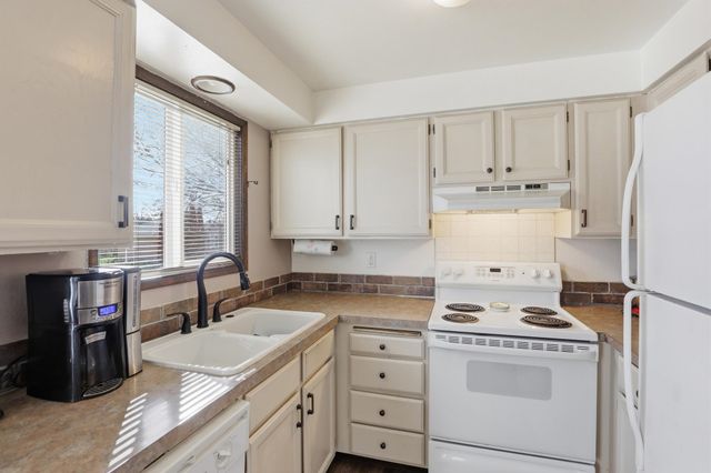 8111 E Harrington Ave, Spokane Valley, WA 99212