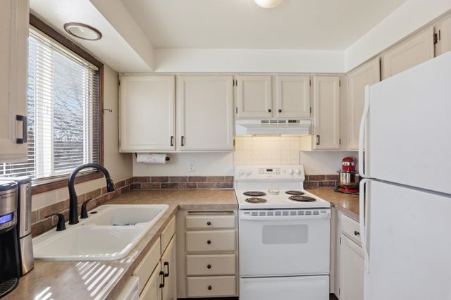 8111 E Harrington Ave, Spokane Valley, WA 99212