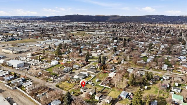 8111 E Harrington Ave, Spokane Valley, WA 99212