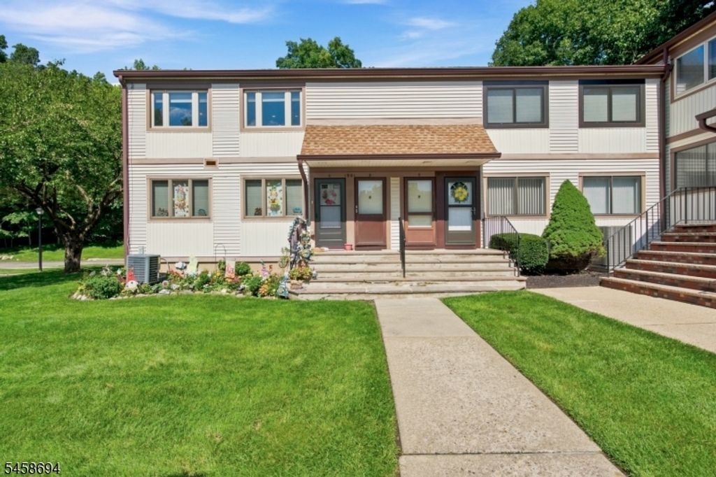 1901 Stonegate Ln B, Stanhope Boro, NJ 07874 — photo 2