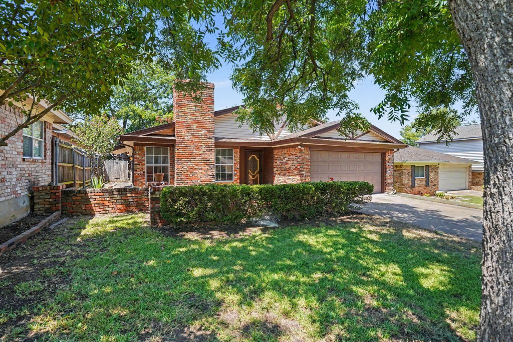 17 Oakmont Court, Pantego, TX 76013 — photo 3