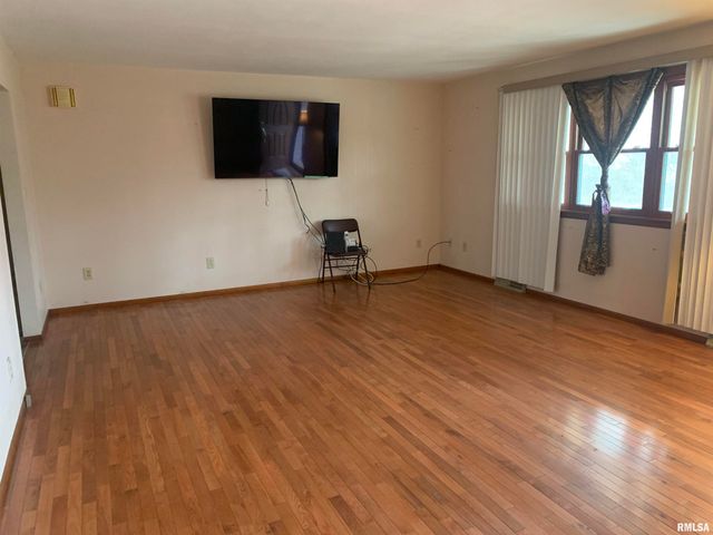 4347 N KOERNER Road, Peoria, IL 61615