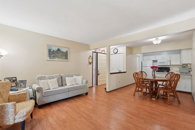 8631 N Servite DRIVE #112, Milwaukee, WI 53223