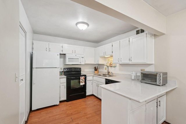 8631 N Servite DRIVE #112, Milwaukee, WI 53223