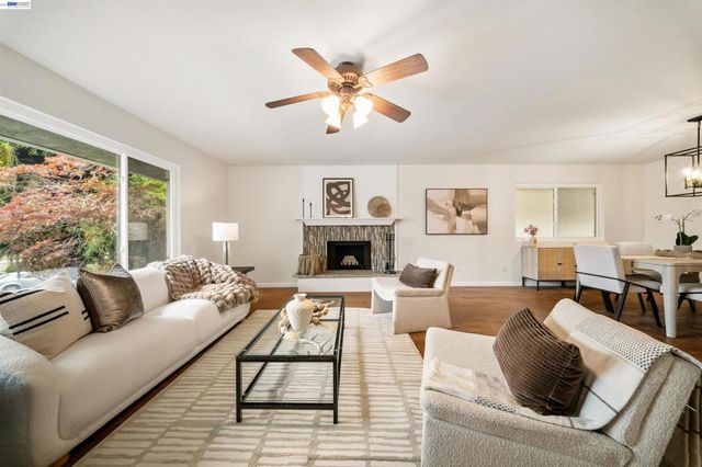 699 Fiesta Pl, Hayward, CA 94544