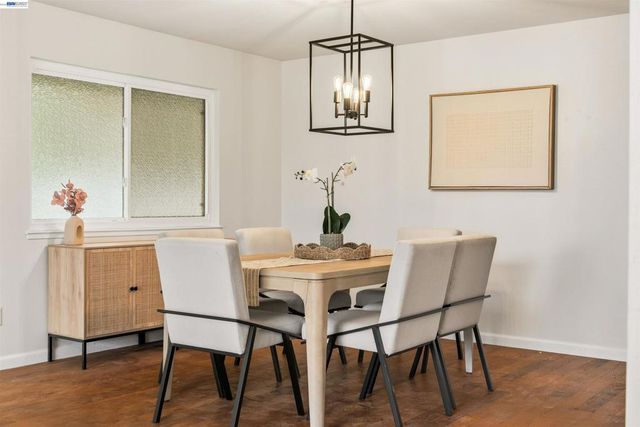 699 Fiesta Pl, Hayward, CA 94544