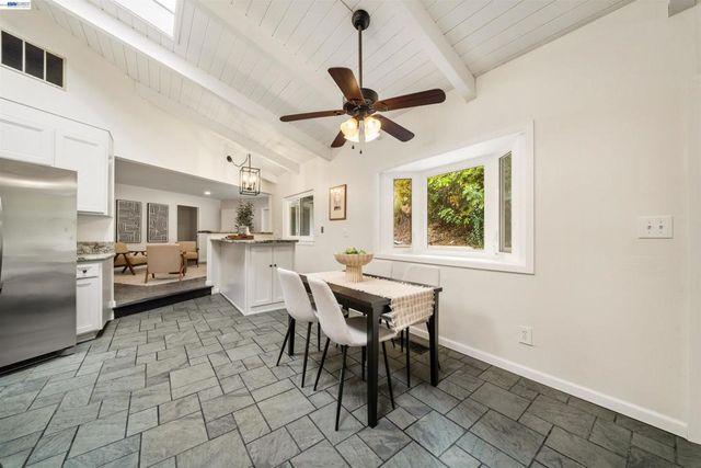 699 Fiesta Pl, Hayward, CA 94544