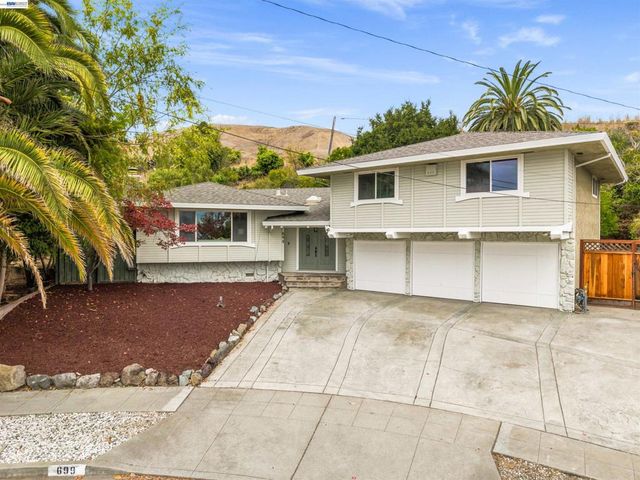 699 Fiesta Pl, Hayward, CA 94544