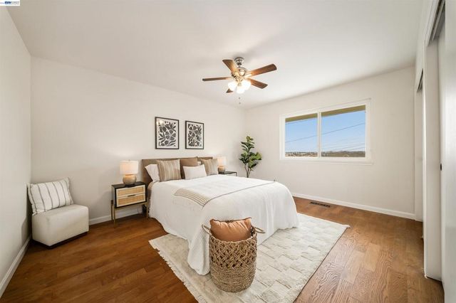 699 Fiesta Pl, Hayward, CA 94544