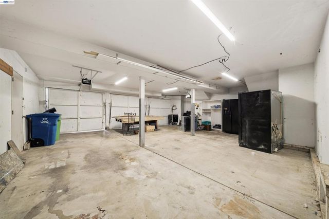 699 Fiesta Pl, Hayward, CA 94544