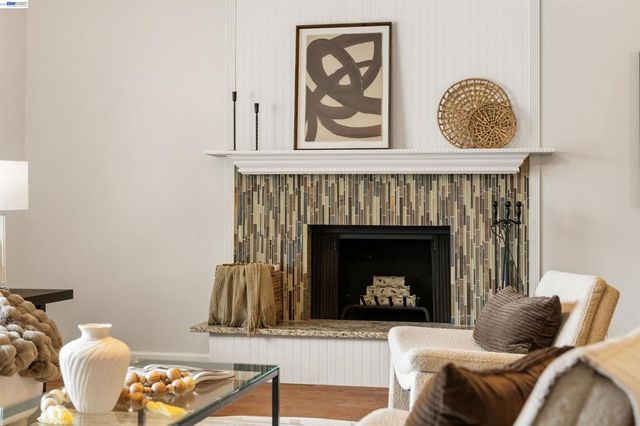 699 Fiesta Pl, Hayward, CA 94544