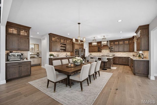 969 Tara Court, Chesterfield, MO 63005